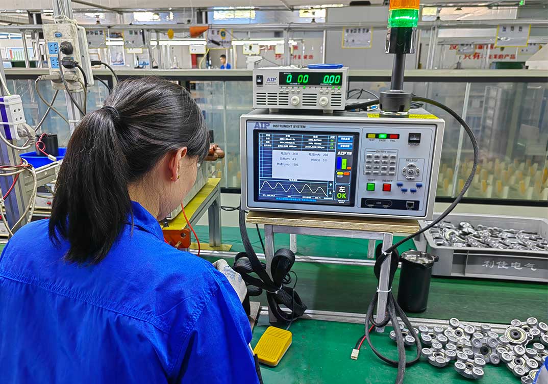 直流有刷電機測試系統應用現場案例—艾普智能.jpg 直流有刷電機測試系統應用現場案例—艾普智能.jpg