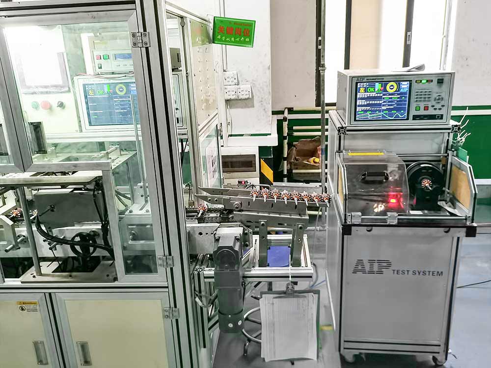 電樞轉(zhuǎn)子檢測設(shè)備應(yīng)用現(xiàn)場—艾普智能.jpg 電樞轉(zhuǎn)子檢測設(shè)備應(yīng)用現(xiàn)場—艾普智能.jpg