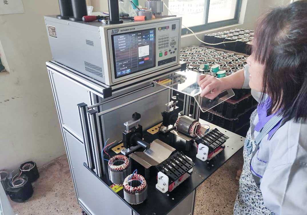 交流水泵電機定子測試臺應用現場—艾普智能.jpg 交流水泵電機定子測試臺應用現場—艾普智能.jpg