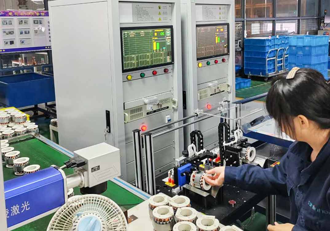 電機搭線垂線測試系統(tǒng)應用現(xiàn)場—AIP艾普.jpg 電機搭線垂線測試系統(tǒng)應用現(xiàn)場—AIP艾普.jpg